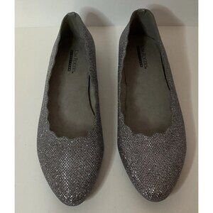 Kim Rogers Bonnie Silver Glitter Flats Shoes memory Foam Scalloped Size 8 NWOT